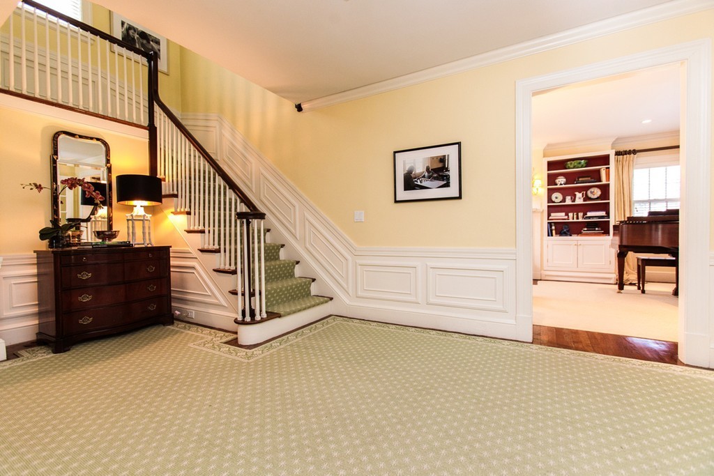 43 Whiting Road Wellesley, MA 02481 - Photo 4 of 16