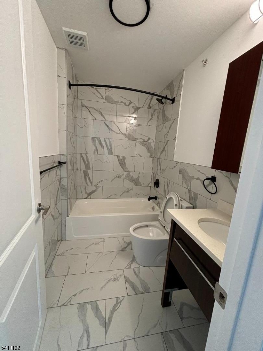 24 Elm Street, Unit 201 Paterson, NJ 07501 - Photo 6 of 6