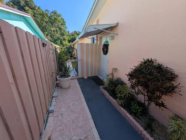 $1,200 | 2817 Dolphin Drive, Miramar, FL 33025