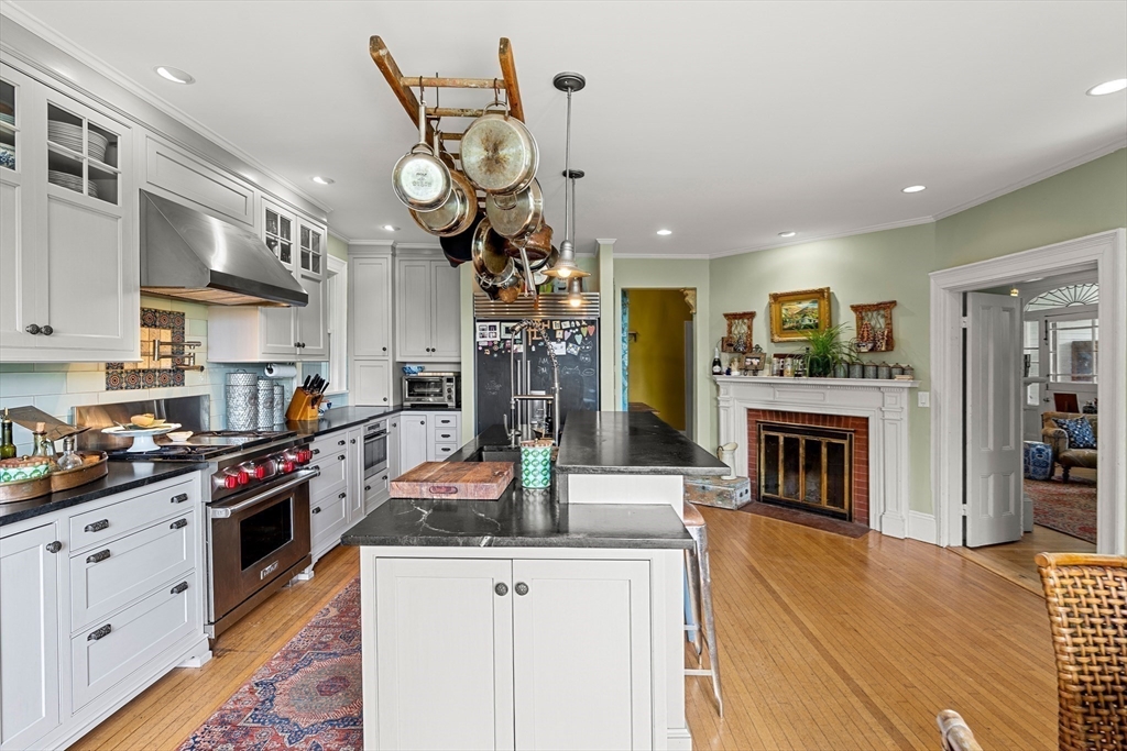 29 Galloupes Point Road Swampscott, MA 01907 - Photo 11 of 40