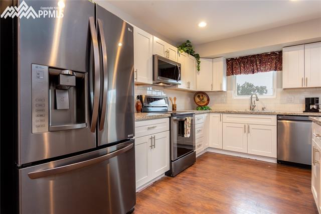 4909 Rocking R Drive Colorado Springs, CO 80915 - Photo 6 of 17