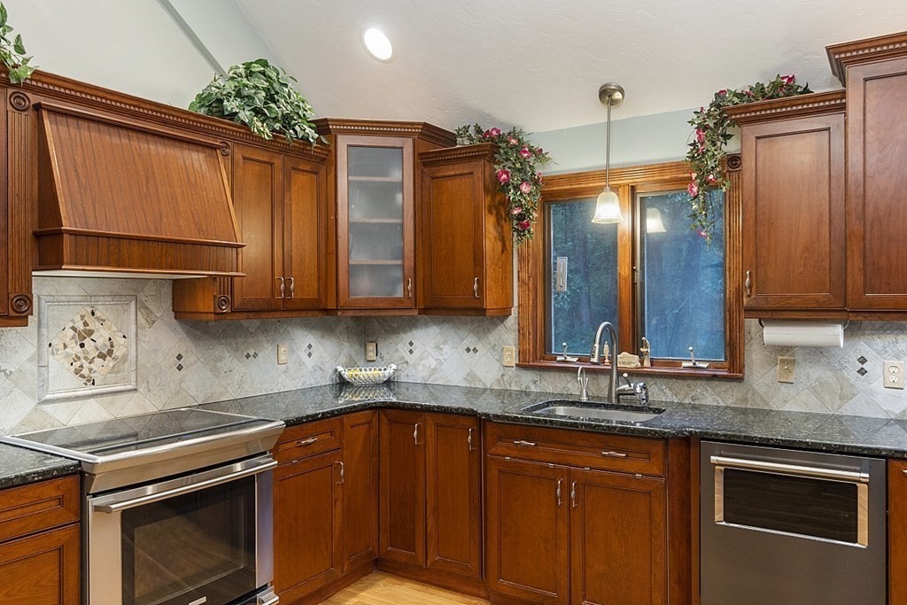 78 Fitzpatrick Road Grafton, MA 01519 - Photo 15 of 41