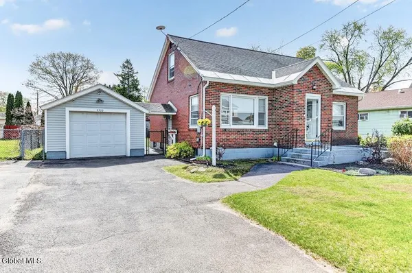 $269,900 | 2522 Van Dyke Avenue, Rotterdam, NY 12306