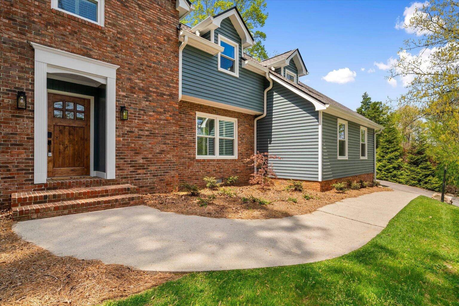 130 Castle Road Dalton, GA 30720 - Photo 7 of 70 07-DSC03964