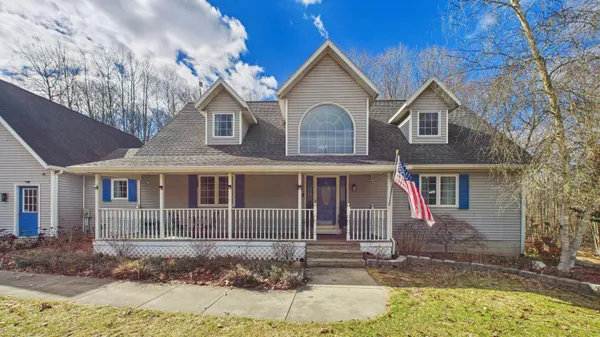 $569,900 | 10345 Red Oak Ridge, Howard City, MI 49329