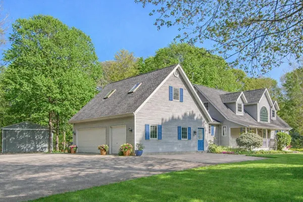 $559,900 | 10345 Red Oak Ridge, Howard City, MI 49329