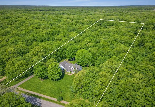 $559,900 | 10345 Red Oak Ridge, Howard City, MI 49329