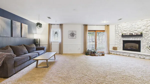 $569,900 | 10345 Red Oak Ridge, Howard City, MI 49329