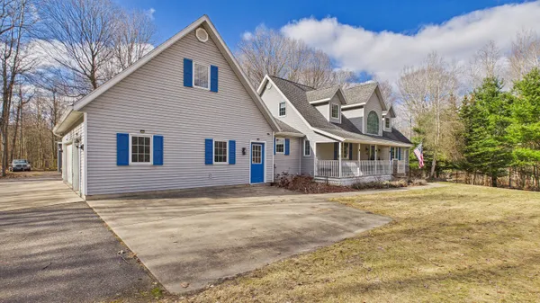 $559,900 | 10345 Red Oak Ridge, Howard City, MI 49329