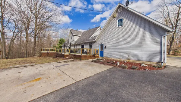 $569,900 | 10345 Red Oak Ridge, Howard City, MI 49329