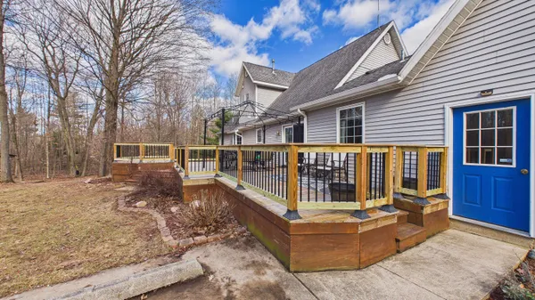 $569,900 | 10345 Red Oak Ridge, Howard City, MI 49329