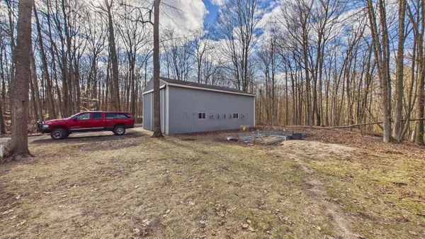 $559,900 | 10345 Red Oak Ridge, Howard City, MI 49329