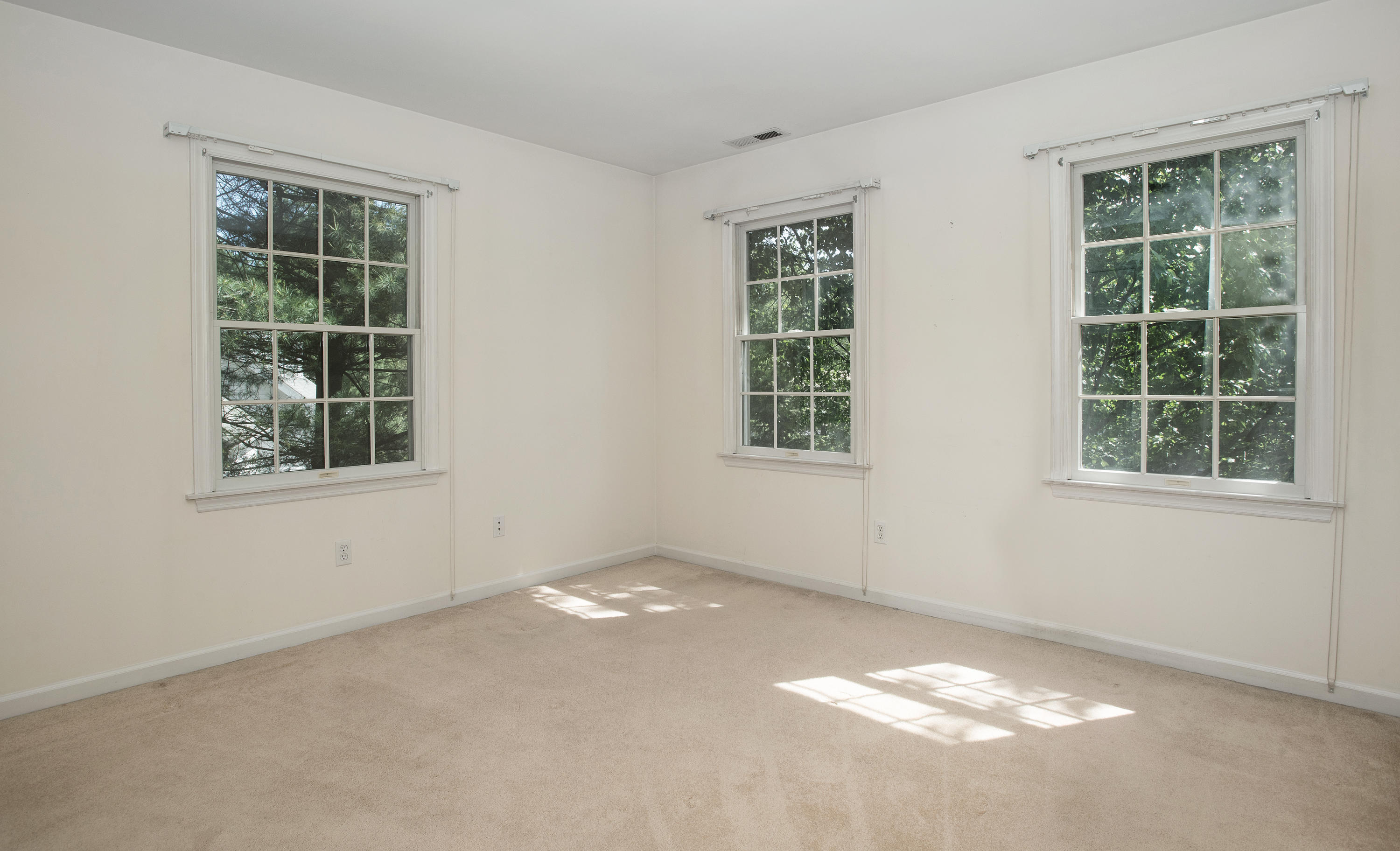 17 Getner Trail, Unit 17 Norwalk, CT 06854 - Photo 18 of 33 an empty room with a window