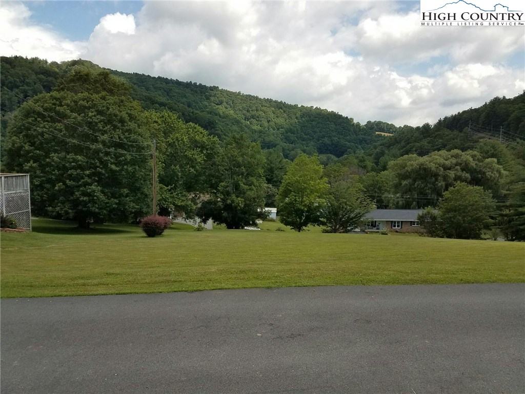 Timberlane Extension Boone, NC 28607 - Photo 2 of 4