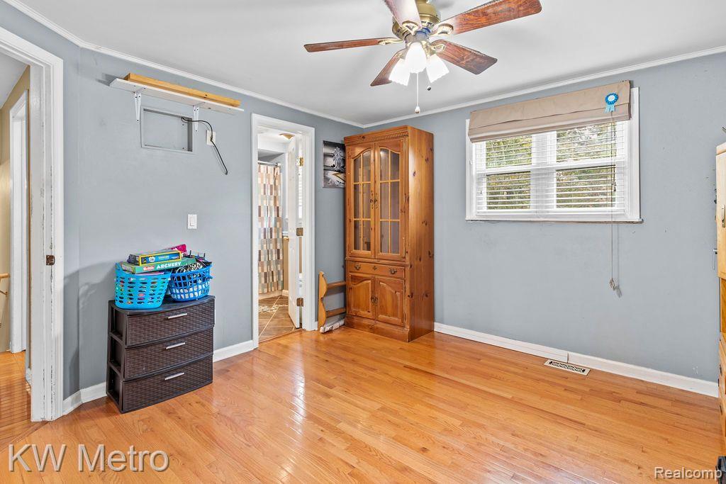 2460 Jones Road Waterford, MI 48327 - Photo 14 of 22 Gallery Image 14