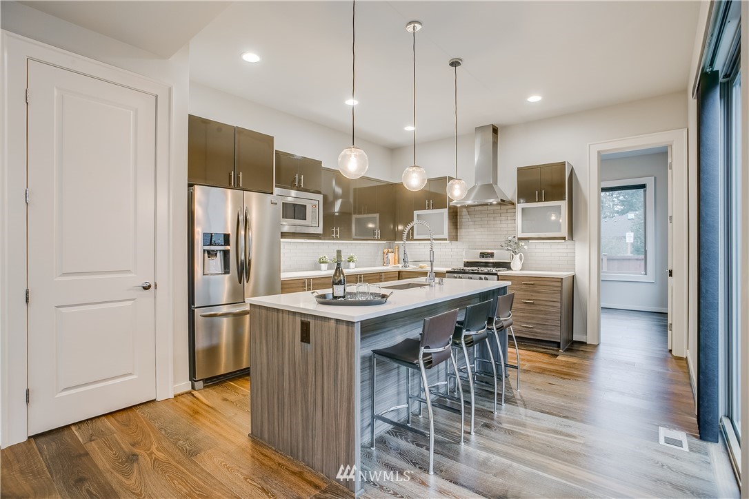 704 Pierce Avenue Northeast Renton, WA 98056 - Photo 12 of 25 Gallery Image 12