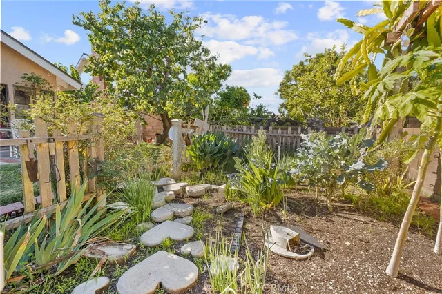 $1,275,000 | 25556 La Mirada Street, Laguna Hills, CA 92653