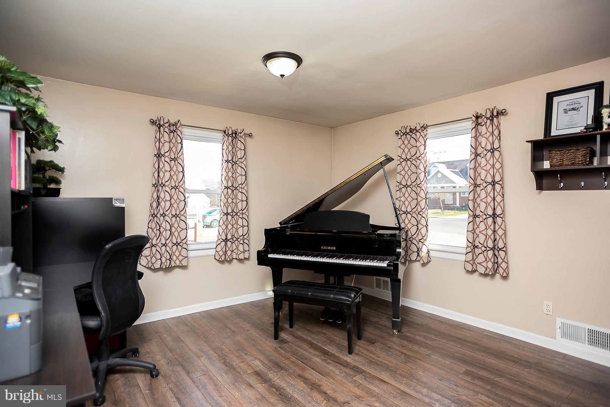 110 South Longcross Road Linthicum Heights, MD 21090 - Photo 5 of 31 Dining Room With Upgraded Engineered Flooring