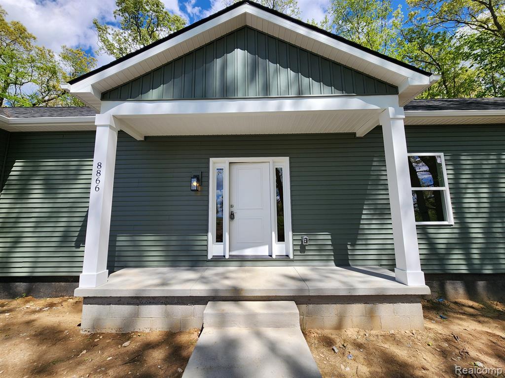 8866 Gregory Ridge Road Gregory, MI 48137 - Photo 1 of 39