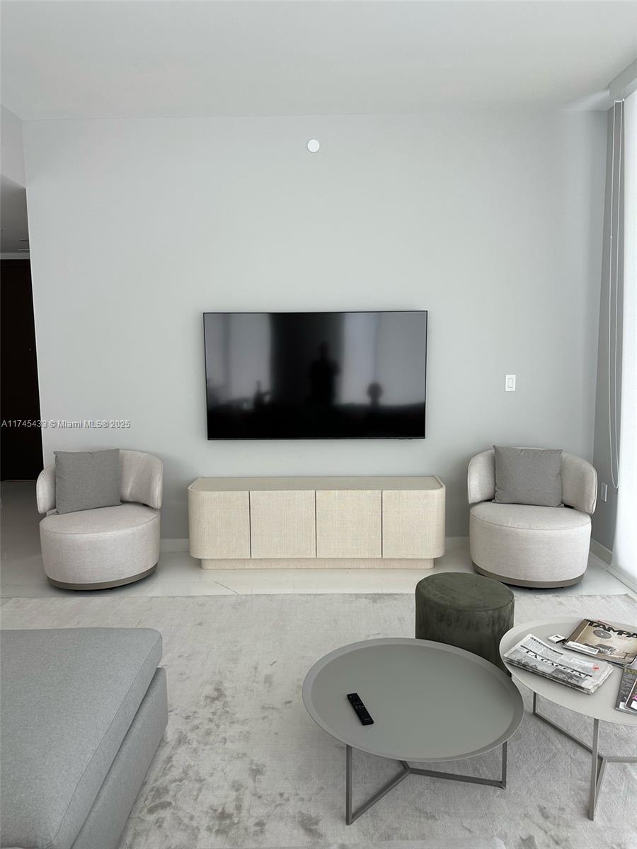 300 Biscayne Blvd Way, Unit 2407 Miami, FL 33131 - Photo 14 of 20