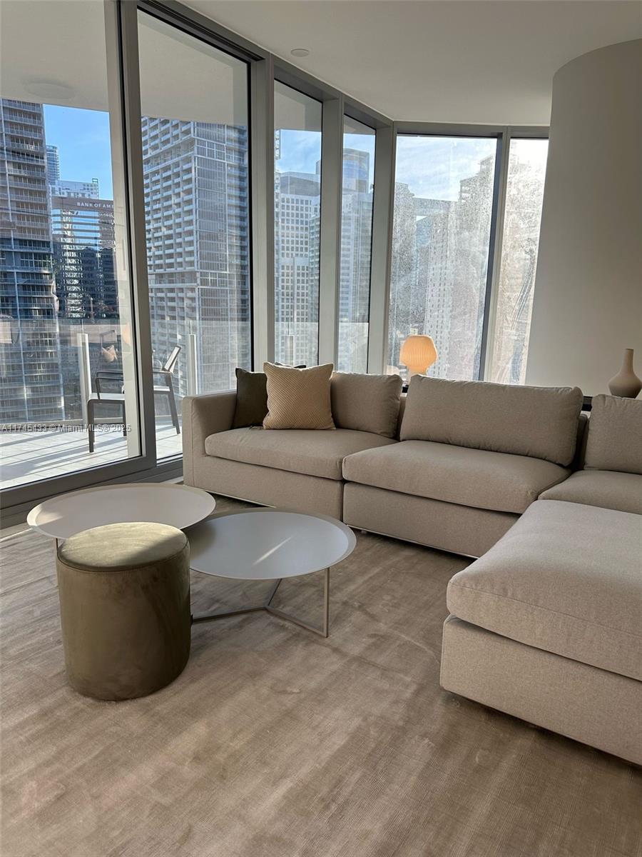 300 Biscayne Blvd Way, Unit 2407 Miami, FL 33131 - Photo 17 of 20