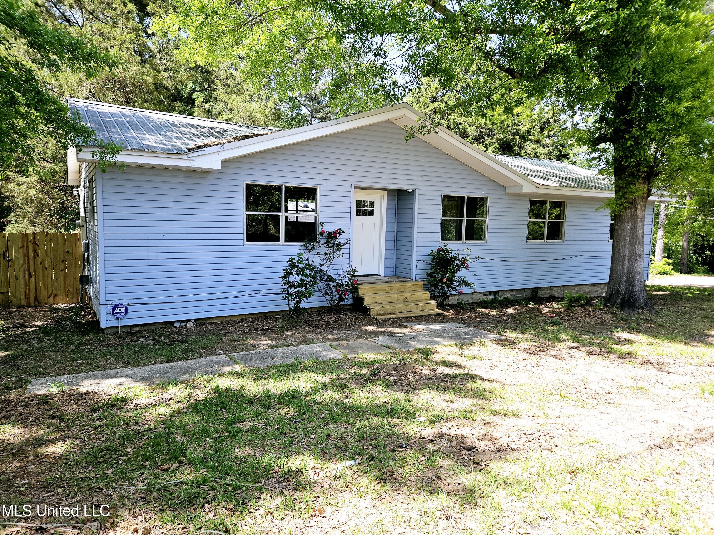 3925 Harold Drive Jackson, MS 39212 - Photo 2 of 14 main