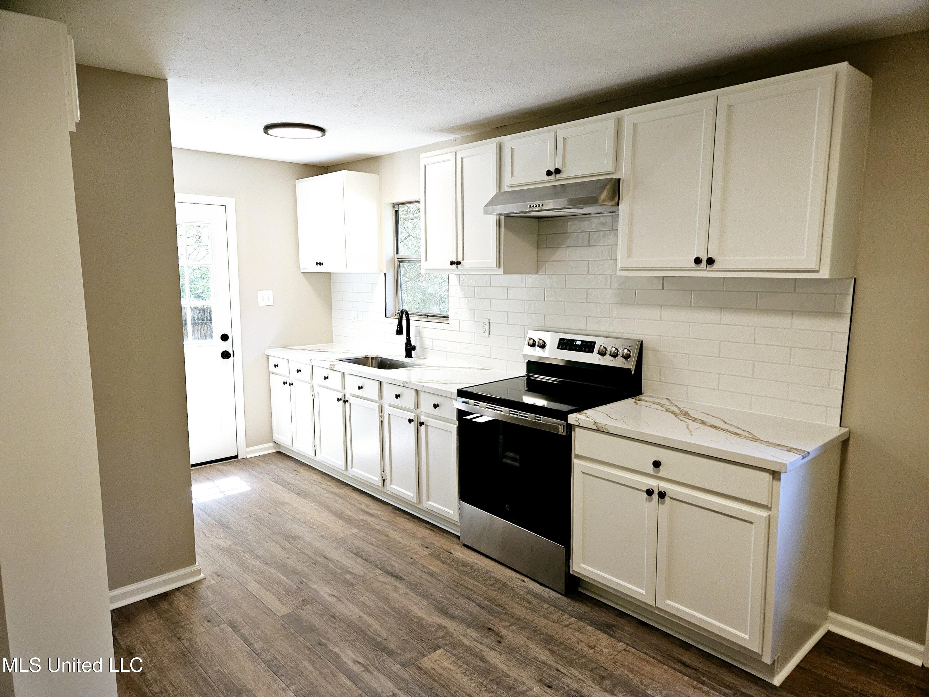 3925 Harold Drive Jackson, MS 39212 - Photo 4 of 14 20250410_131333