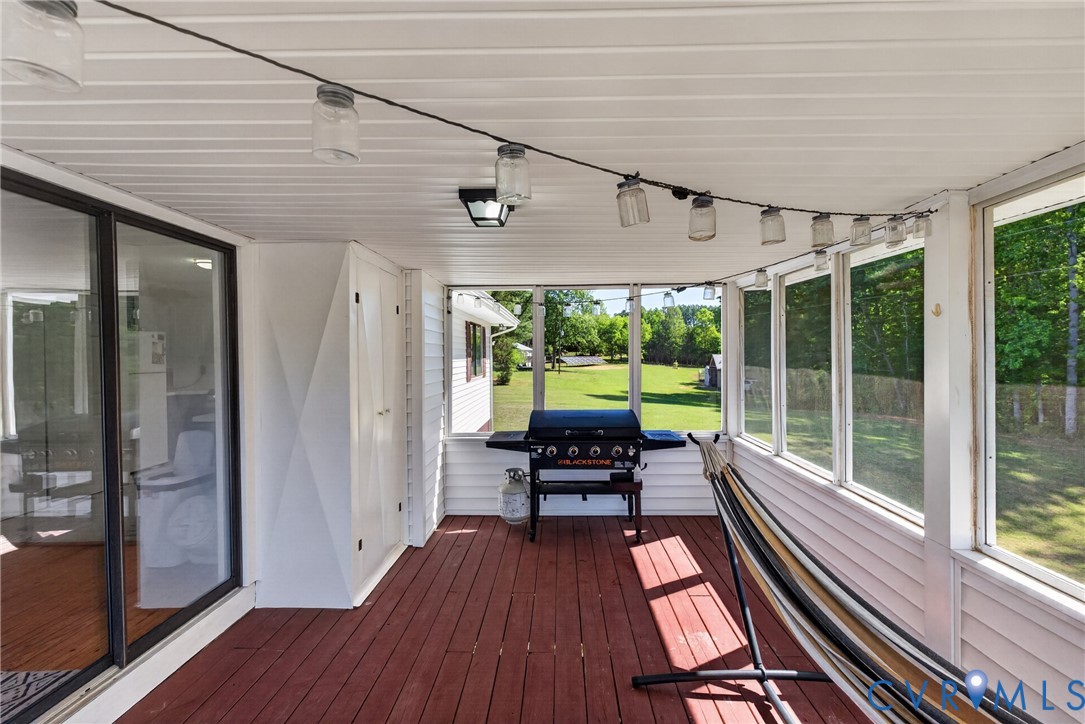 297 Deer Run Road Blackstone, VA 23824 - Photo 14 of 38