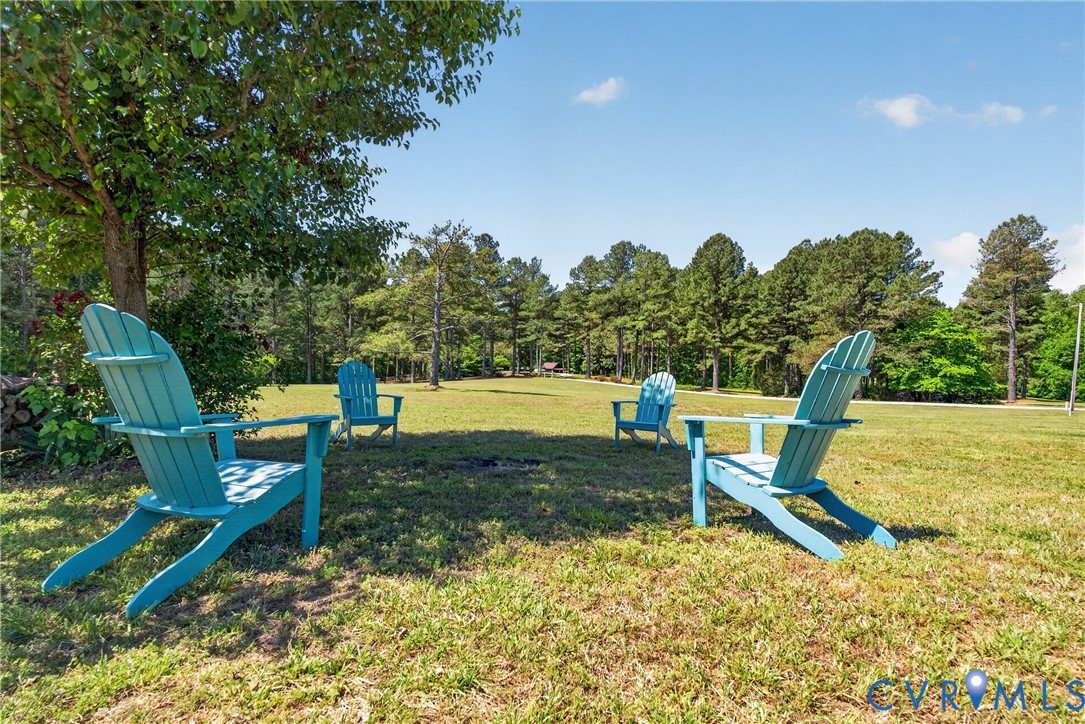 297 Deer Run Road Blackstone, VA 23824 - Photo 5 of 38