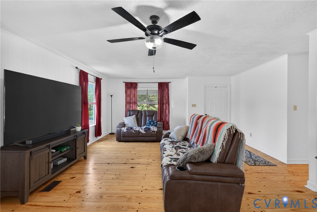 297 Deer Run Road Blackstone, VA 23824 - Photo 10 of 38