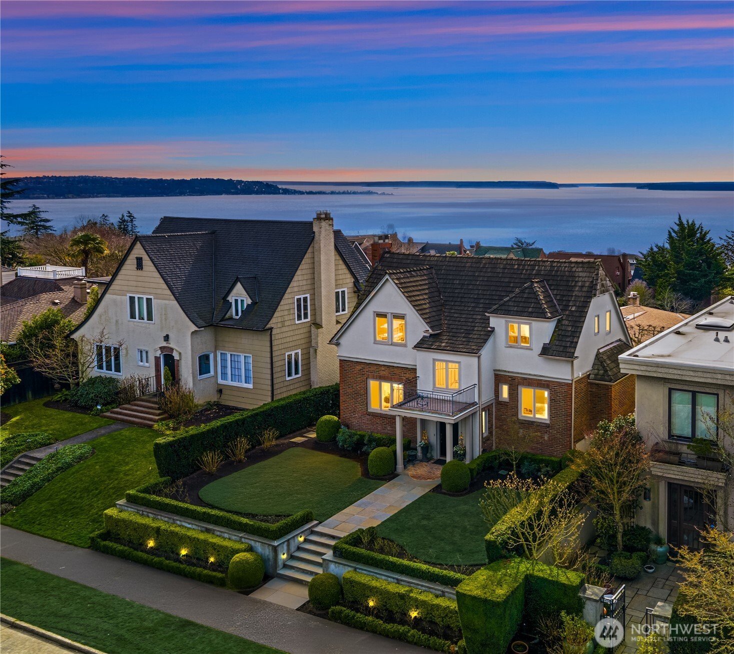 2519 Crestmont Place West Seattle, WA 98199 - Photo 2 of 40