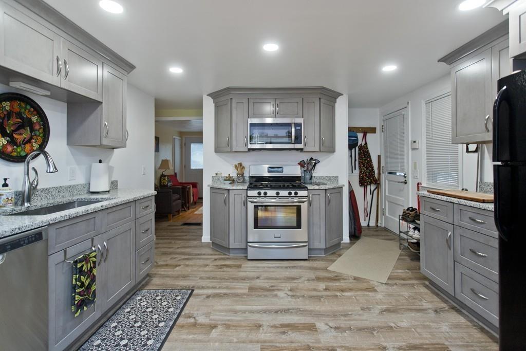 41 Arthur Street Springfield, MA 01104 - Photo 3 of 22