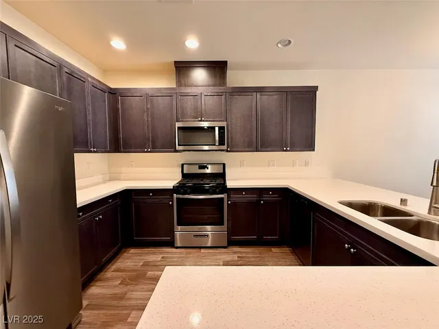 $2,050 | 1418 Pink Dawn Drive, Henderson, NV 89014