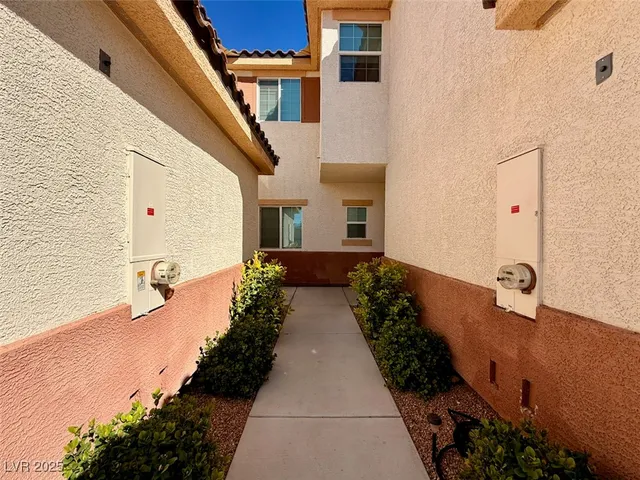 $2,050 | 1418 Pink Dawn Drive, Henderson, NV 89014