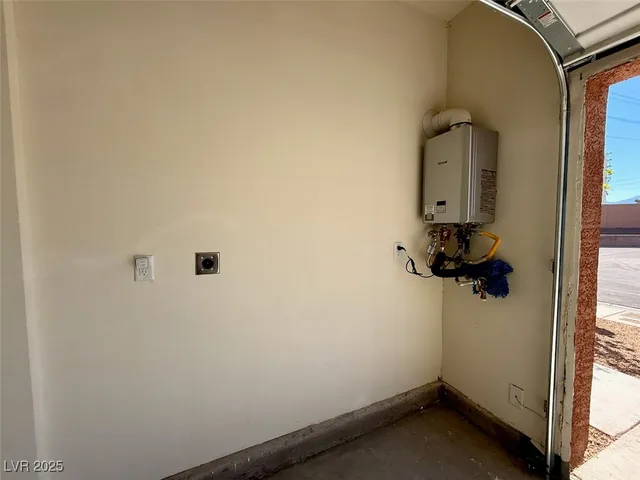 $2,050 | 1418 Pink Dawn Drive, Henderson, NV 89014