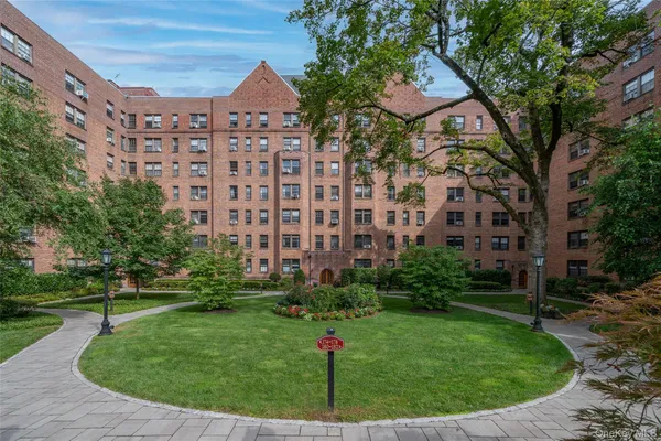 $265,000 | 198 Garth Road, Unit 2B, Scarsdale, NY 10583