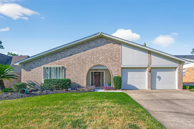 $229,999 | 6230 Sunnygate Drive, Spring, TX 77373