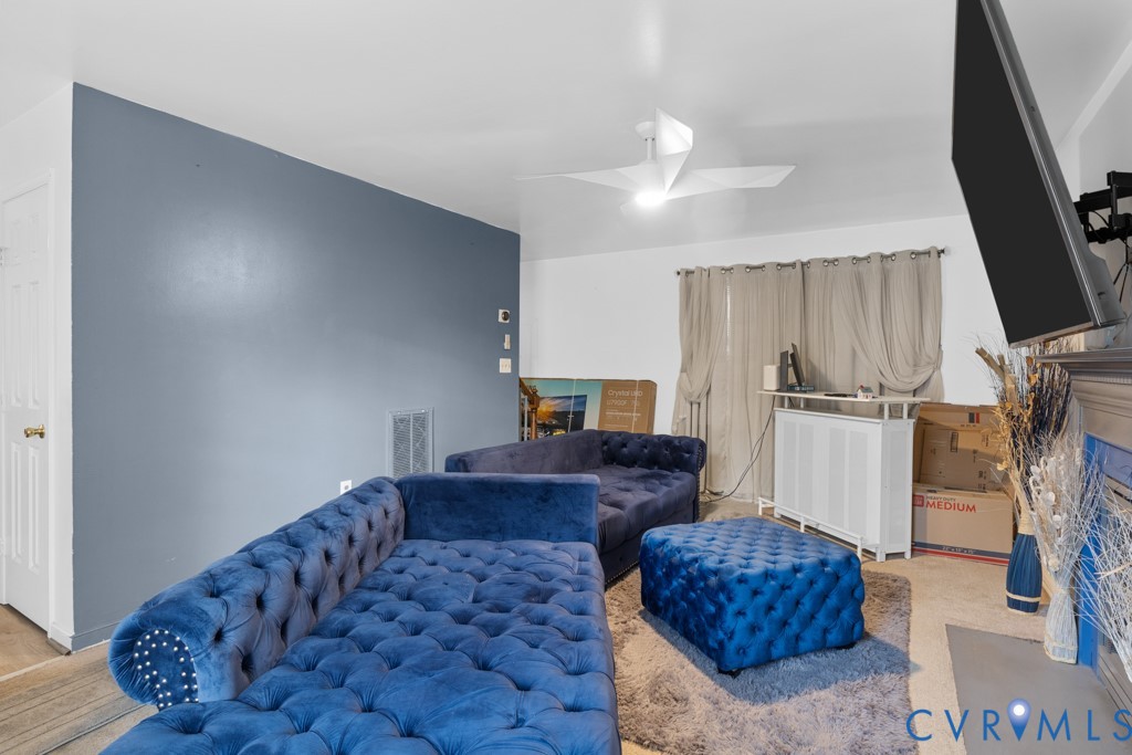 4025 Frye Terrace Colonial Heights, VA 23834 - Photo 4 of 14 Interior living space featuring a modern ceiling f