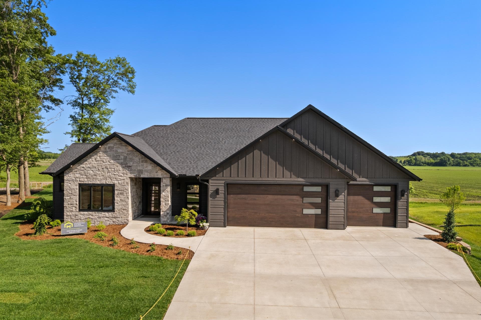 405 Prairie View Portage, WI 53901 - Photo 2 of 88