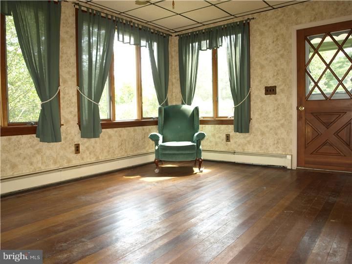 338 Moods Road Monroeville, NJ 08343 - Photo 5 of 13 Sun Room