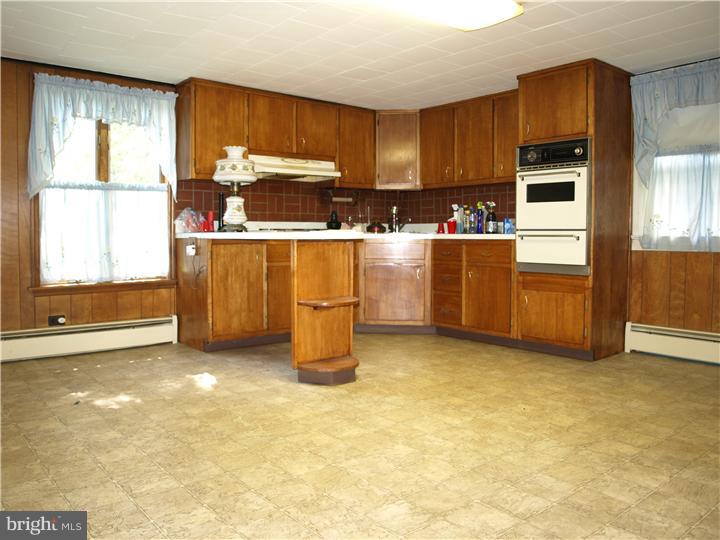338 Moods Road Monroeville, NJ 08343 - Photo 9 of 13 Kitchen