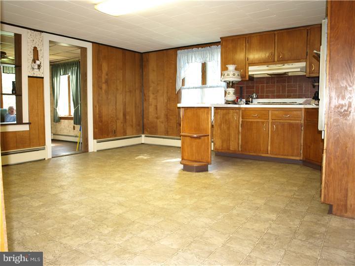 338 Moods Road Monroeville, NJ 08343 - Photo 10 of 13 Kitchen