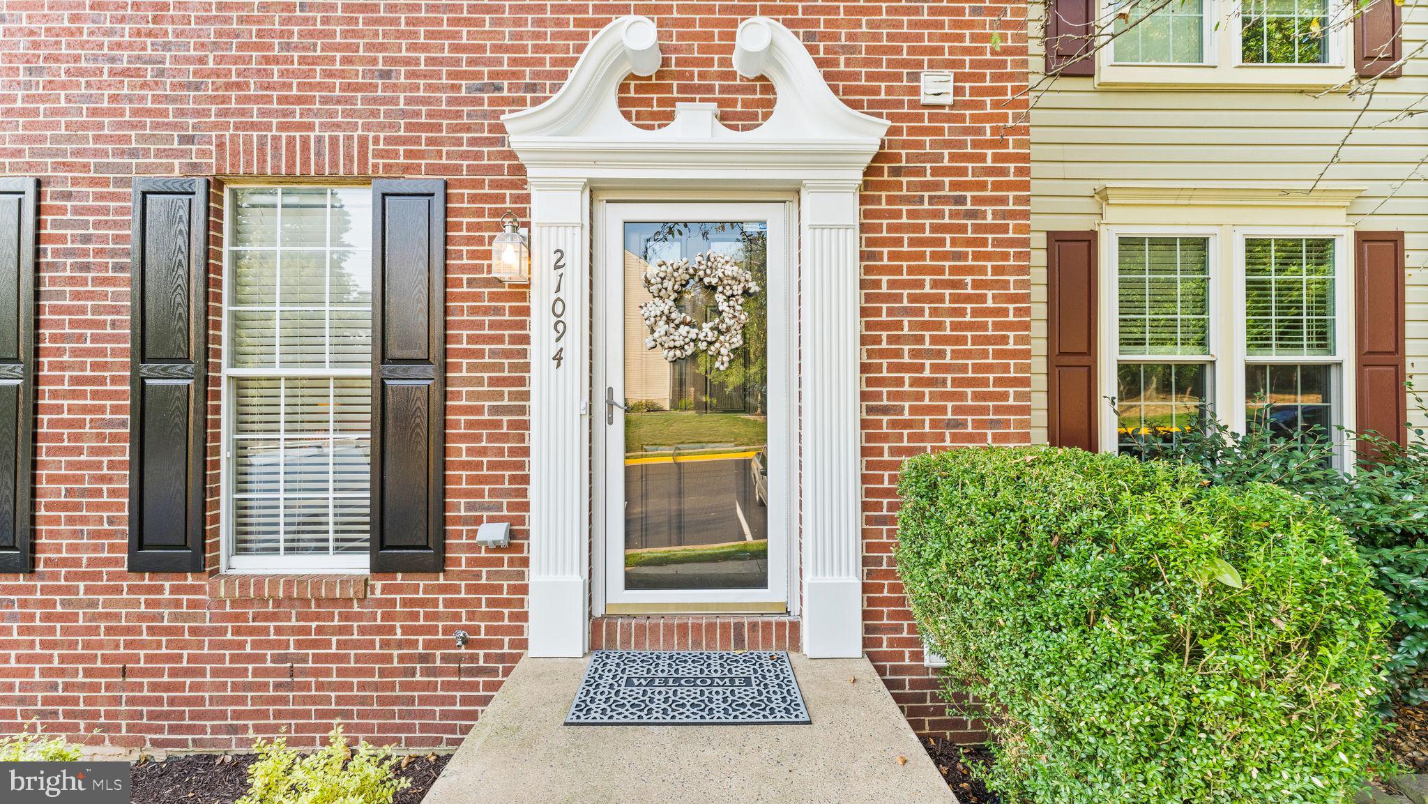 21094 Cornerpost Square Ashburn, VA 20147 - Photo 19 of 76