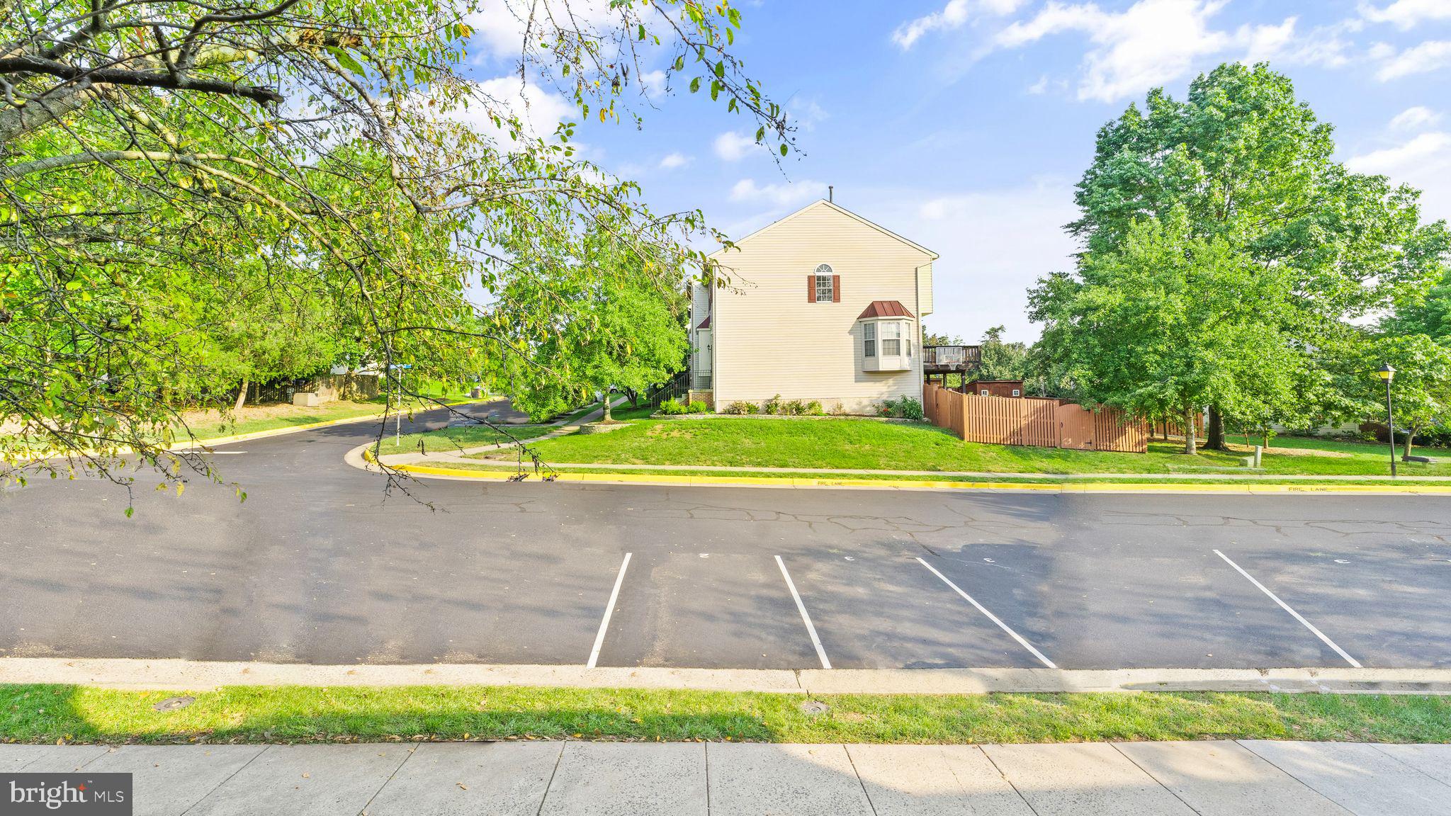 21094 Cornerpost Square Ashburn, VA 20147 - Photo 20 of 76
