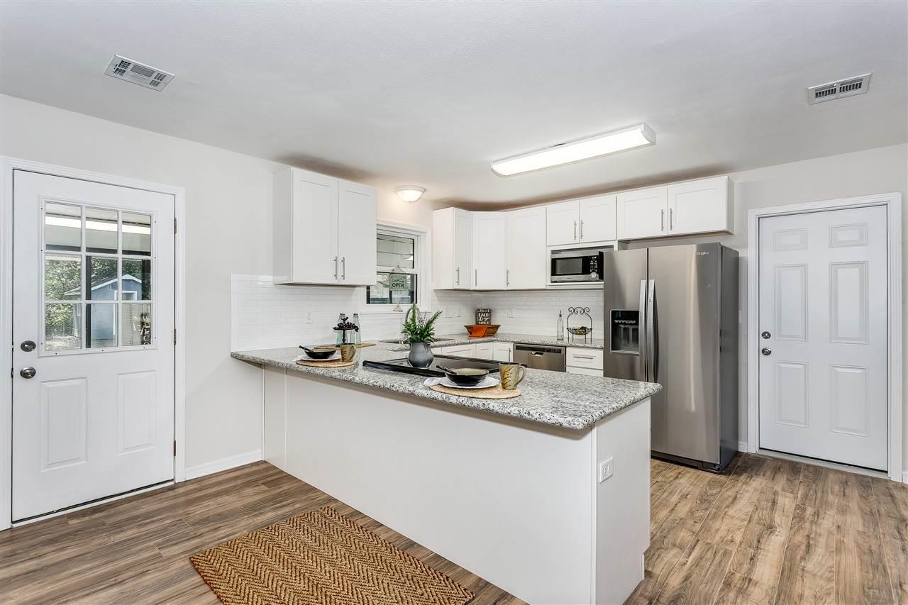 7445 Templeton Road Pensacola, FL 32506 - Photo 8 of 33 Gallery Image 8