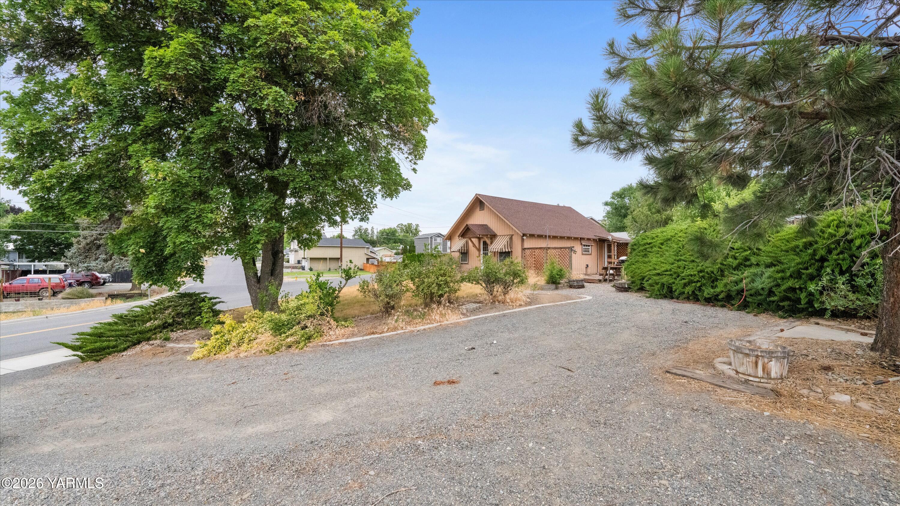 507 Speyers Road Selah, WA 98942 - Photo 4 of 24 04-7R502654