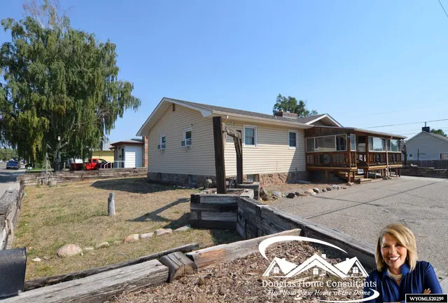 $298,500 | 1000 Erwin Street, Douglas, WY 82633