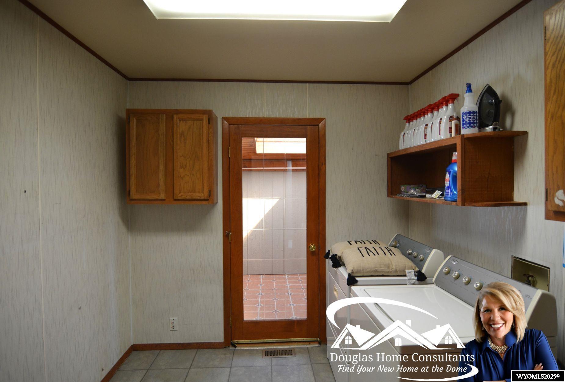 1000 Erwin Street Douglas, WY 82633 - Photo 11 of 29