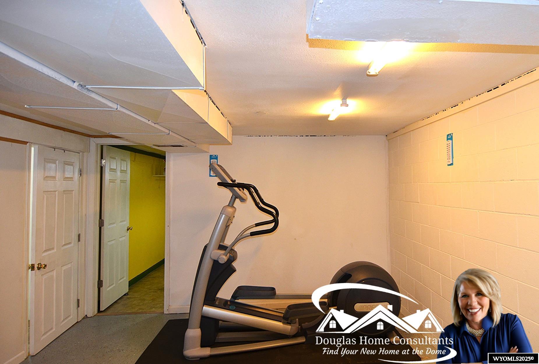 1000 Erwin Street Douglas, WY 82633 - Photo 14 of 29