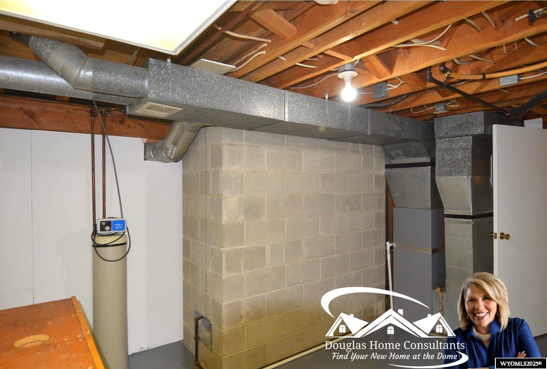 1000 Erwin Street Douglas, WY 82633 - Photo 16 of 29